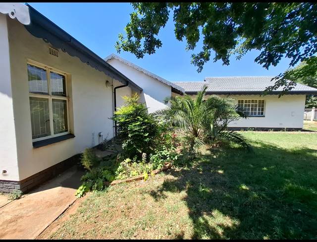 3 BEDROOM HOUSE FOR SALE IN VANDERBIJLPARK SE 6